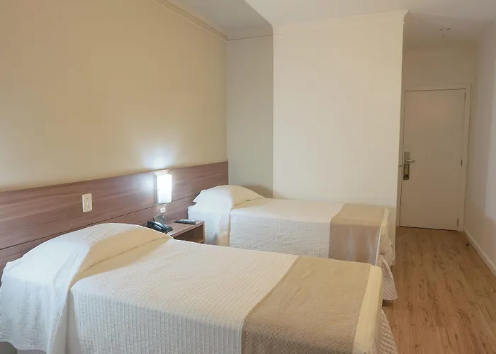 Acores Premium- 5 Minutos Do Moinhos De Vento 3* Porto Alegre