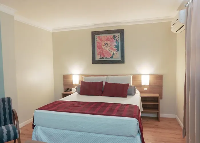 Hotel Acores Premium- 5 Minutos Do Moinhos De Vento 3*