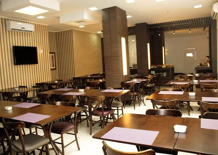 Hotel Acores Premium- 5 Minutos Do Moinhos De Vento 3*