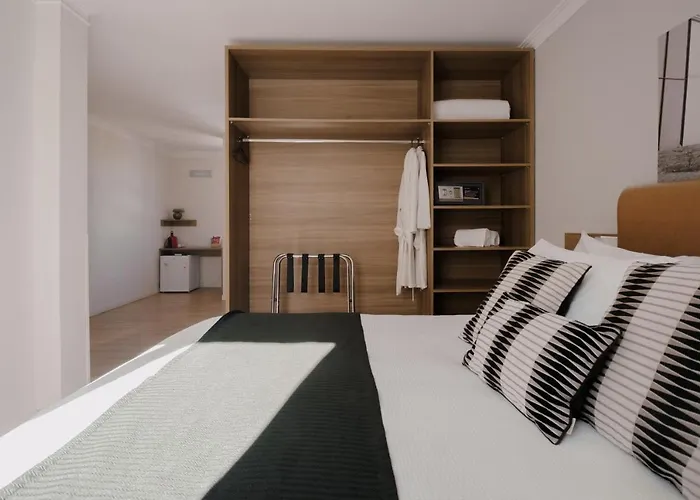 Hotel Acores Premium- 5 Minutos Do Moinhos De Vento 3*