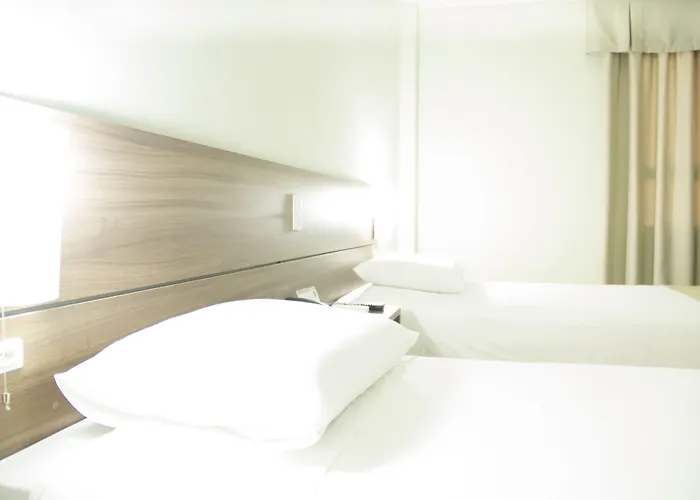 Hotel Acores Premium- 5 Minutos Do Moinhos De Vento 3*