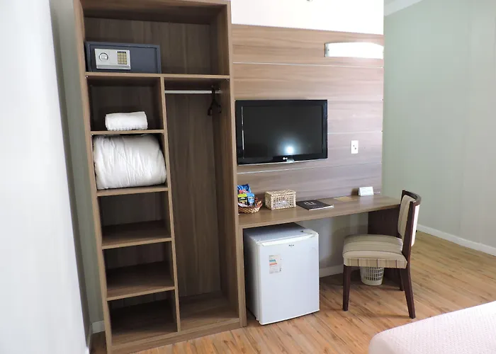 Hotel Acores Premium- 5 Minutos Do Moinhos De Vento 3*