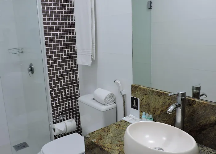 Acores Premium- 5 Minutos Do Moinhos De Vento Hotel 3*