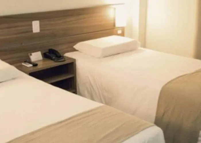 Acores Premium- 5 Minutos Do Moinhos De Vento Hotel 3*