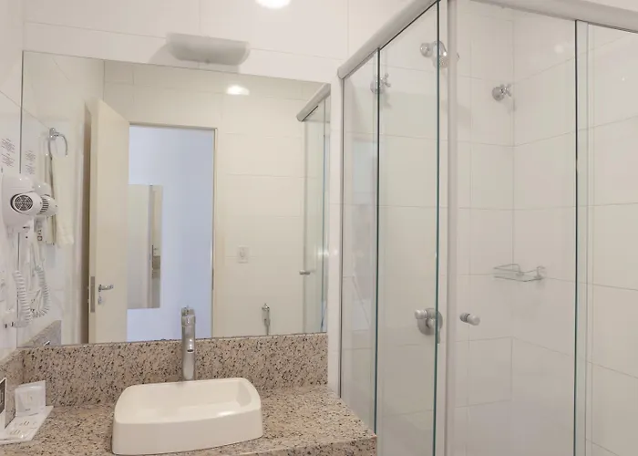 Acores Premium- 5 Minutos Do Moinhos De Vento Hotel 3*