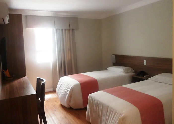 Acores Premium- 5 Minutos Do Moinhos De Vento 3* Porto Alegre